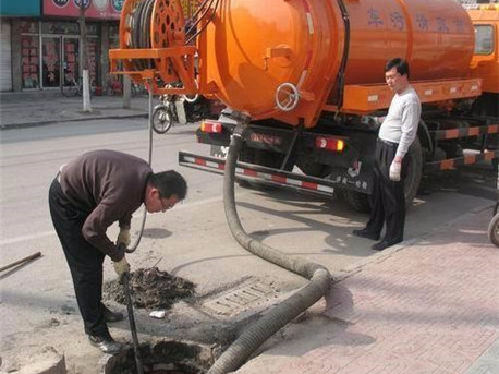 和舍镇清掏化粪池，健康生活从这里开始